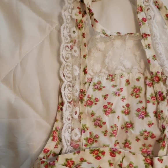 Jumper - Picture 2 of 2